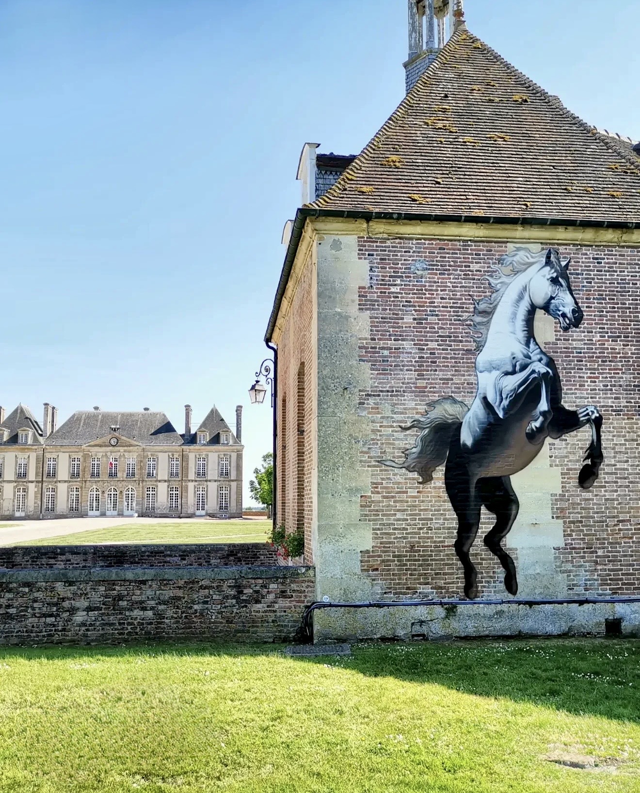 Fresque par Andrea Ravo Mattoni - Haras du Pin - 2023