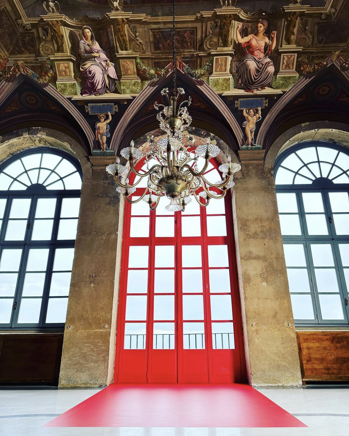 Installation pour la marque de luxe Valentino - Rome, Villa Mandragone - 2023